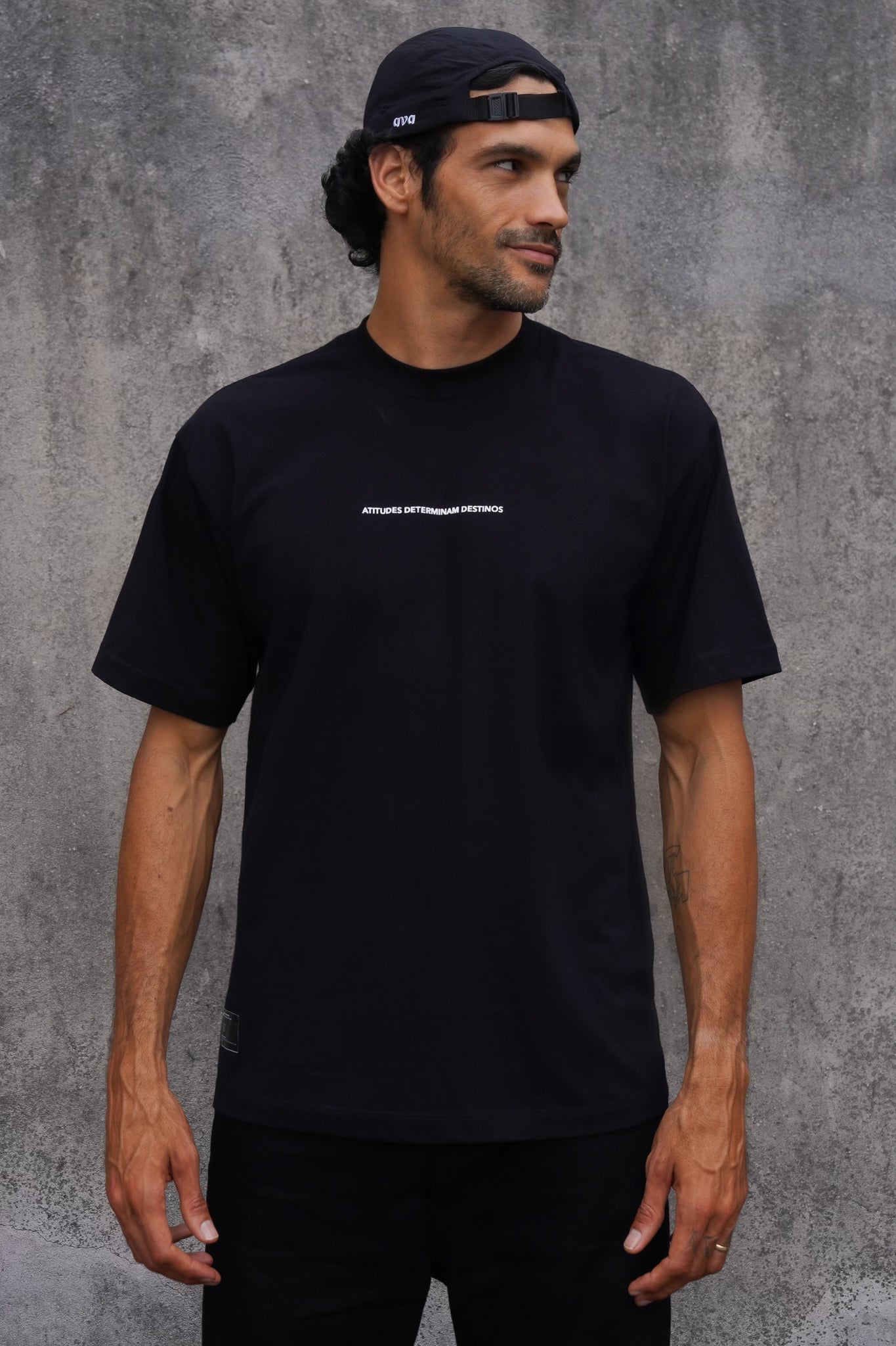 Camiseta Oversize Atitudes Preta